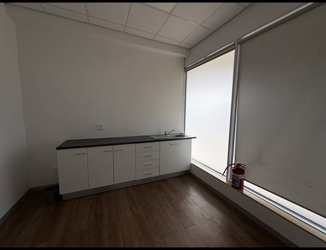 402M² OFFICE TO LET IN CLAREMONT